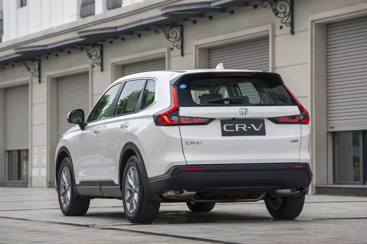 Tăng 10 triệu, đâu là những nâng cấp đáng giá trên Honda CR-V bản xăng 2026 tại Việt Nam? - Ảnh 3. Tăng 10 triệu, đâu là những nâng cấp đáng giá trên Honda CR-V bản xăng 2026 tại Việt Nam? - Ảnh 3.