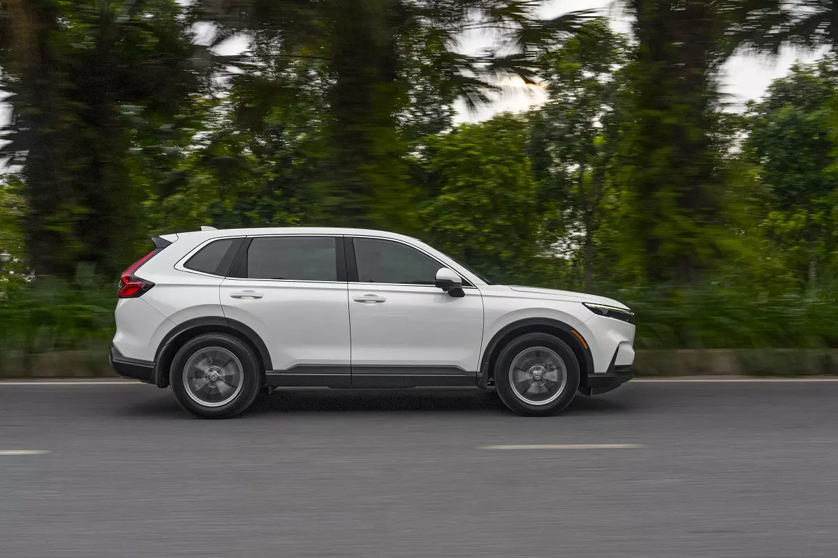 Tăng 10 triệu, đâu là những nâng cấp đáng giá trên Honda CR-V bản xăng 2026 tại Việt Nam? - Ảnh 1. Tăng 10 triệu, đâu là những nâng cấp đáng giá trên Honda CR-V bản xăng 2026 tại Việt Nam? - Ảnh 1.