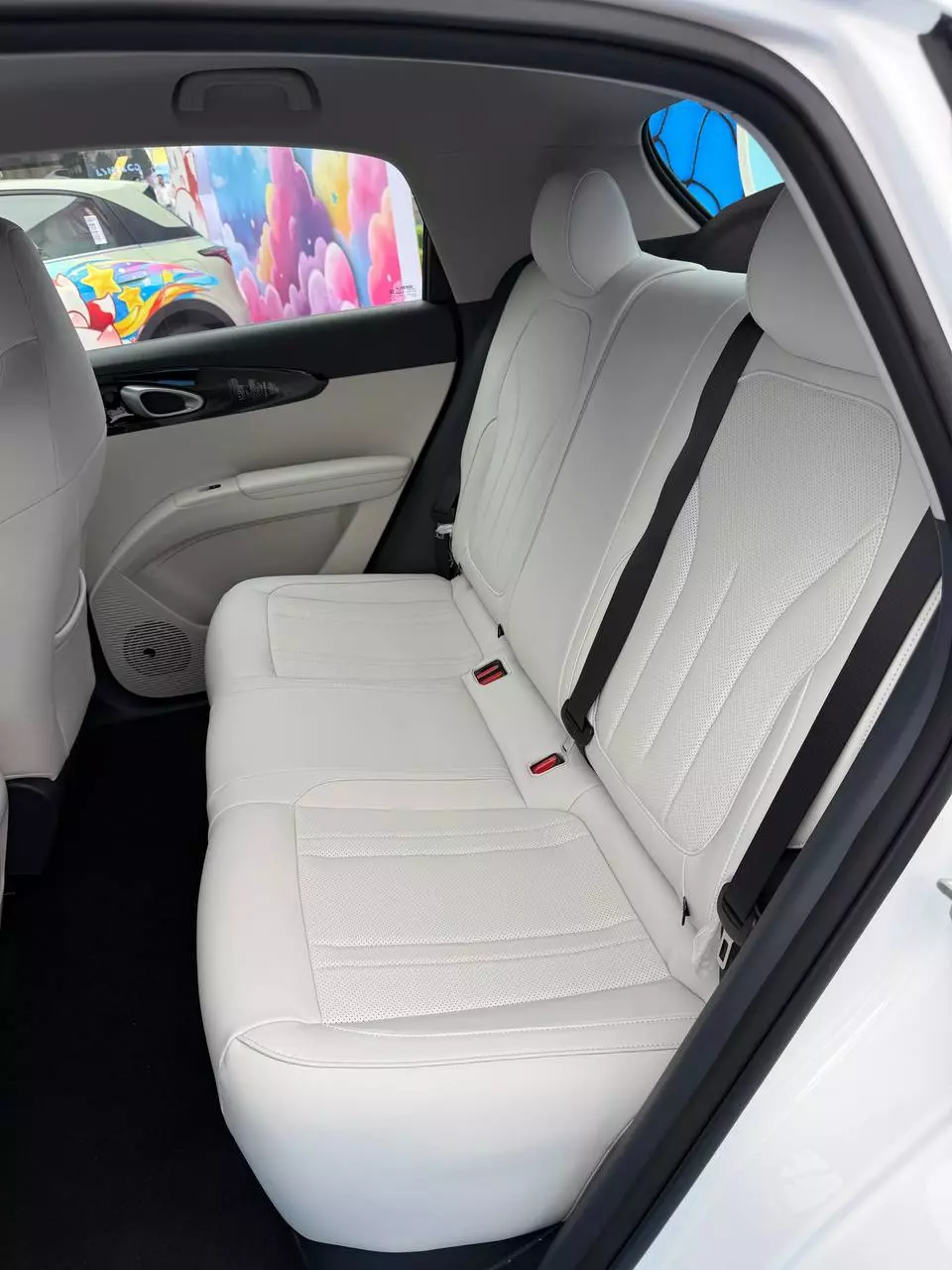 Geely EX2 giá từ 459 triệu tại Việt Nam, chạy gần 400 km, có đủ ADAS - Ảnh 6. Geely EX2 giá từ 459 triệu tại Việt Nam, chạy gần 400 km, có đủ ADAS - Ảnh 6.