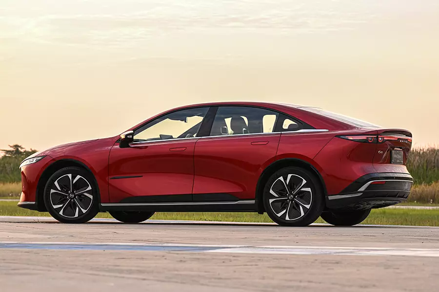 Mazda 6e - sedan hạng trung thay thế Mazda6 - đã được chốt giá tại Thái Lan - Ảnh 2. Mazda 6e - sedan hạng trung thay thế Mazda6 - đã được chốt giá tại Thái Lan - Ảnh 2.