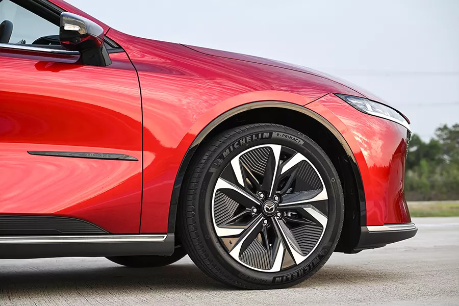 Mazda 6e - sedan hạng trung thay thế Mazda6 - đã được chốt giá tại Thái Lan - Ảnh 5. Mazda 6e - sedan hạng trung thay thế Mazda6 - đã được chốt giá tại Thái Lan - Ảnh 5.