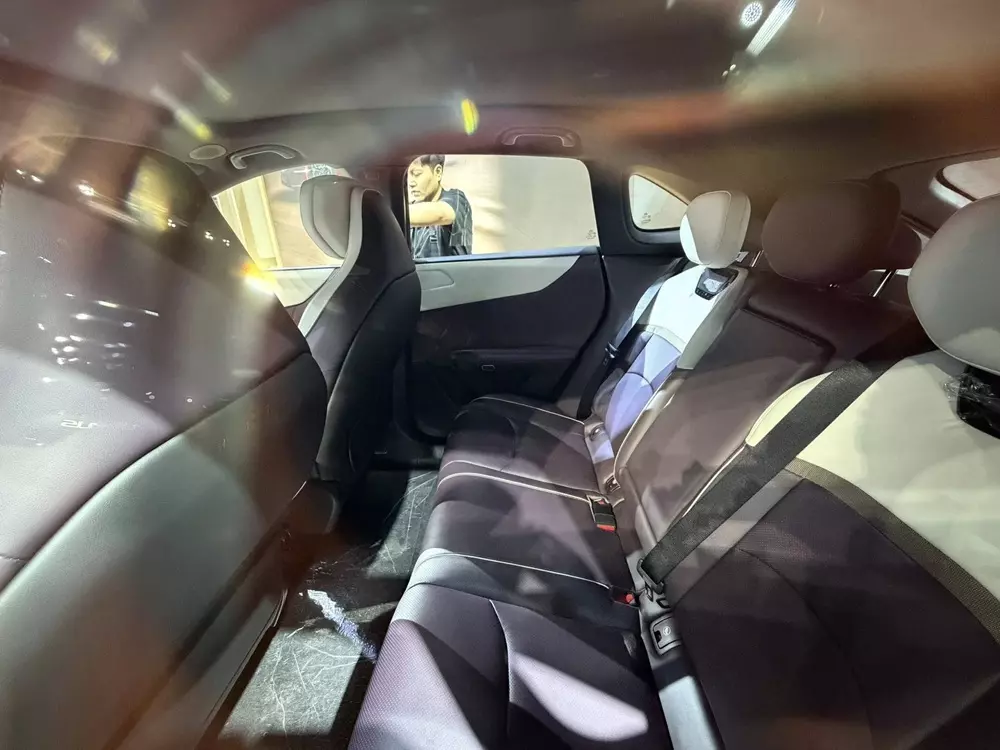 SUV hạng trung Mazda CX-6e được trưng bày tại Thái Lan, bán ra vào cuối năm nay - Ảnh 8. SUV hạng trung Mazda CX-6e được trưng bày tại Thái Lan, bán ra vào cuối năm nay - Ảnh 8.