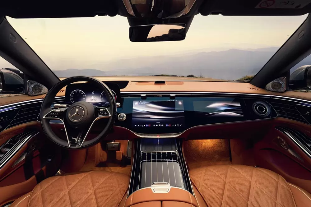 Khoang lái của Mercedes-Maybach S-Class 2026