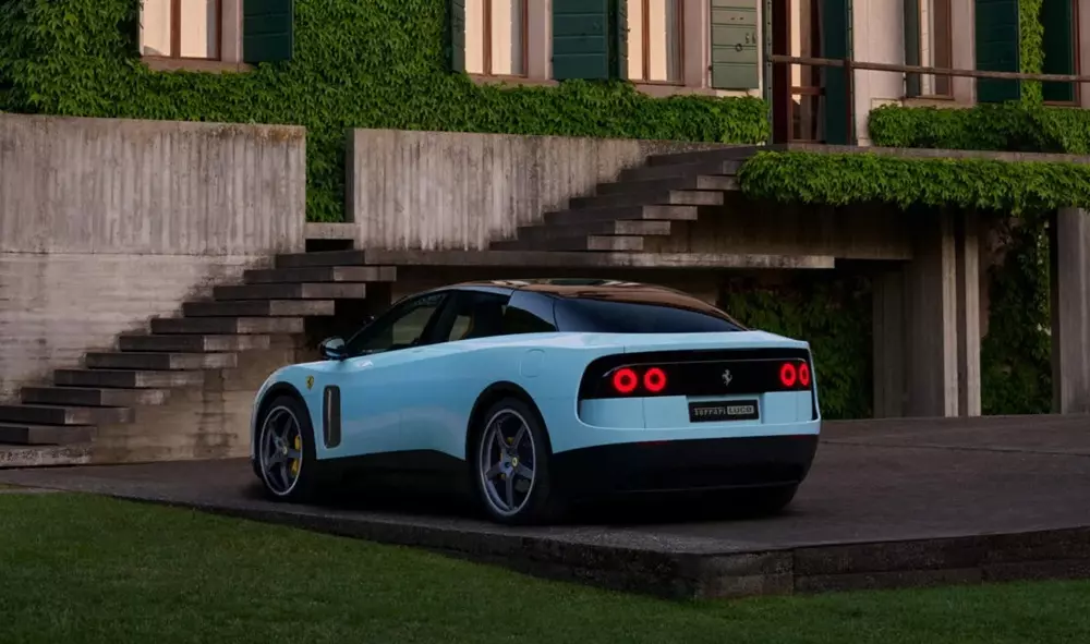 Ferrari Luce do “cha đẻ iPhone” tham gia thiết kế