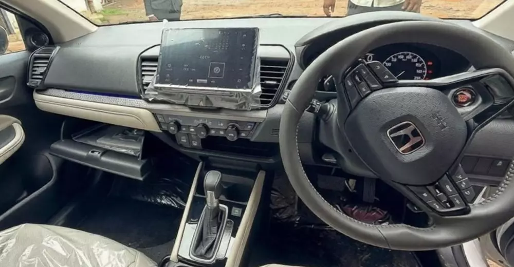 Honda City 2026 lộ rõ nội thất với màn hình cảm ứng cỡ lớn và camera 360 độ trước ngày ra mắt - Ảnh 5. Honda City 2026 lộ rõ nội thất với màn hình cảm ứng cỡ lớn và camera 360 độ trước ngày ra mắt - Ảnh 5.