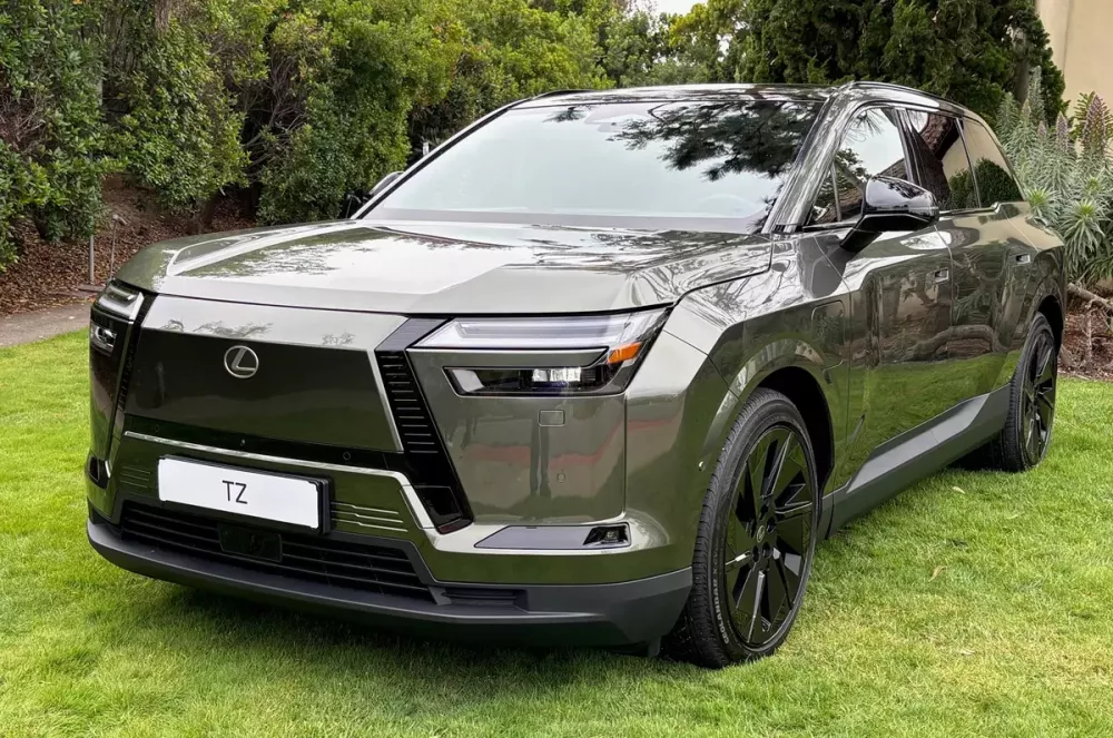 SUV hạng sang Lexus TZ được xác nhận sẽ bán ở Việt Nam vào năm sau - Ảnh 3. SUV hạng sang Lexus TZ được xác nhận sẽ bán ở Việt Nam vào năm sau - Ảnh 3.