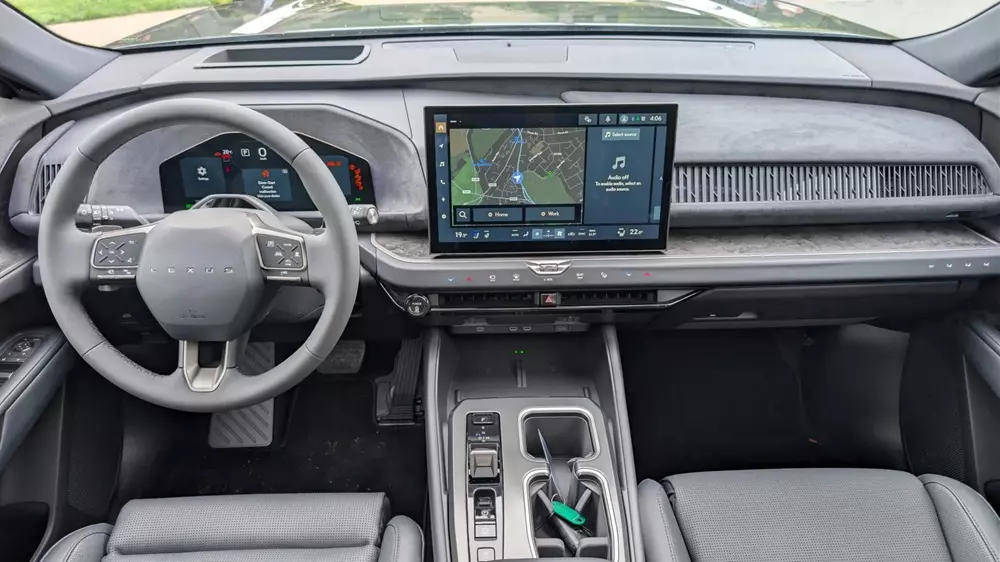SUV hạng sang Lexus TZ được xác nhận sẽ bán ở Việt Nam vào năm sau - Ảnh 6. SUV hạng sang Lexus TZ được xác nhận sẽ bán ở Việt Nam vào năm sau - Ảnh 6.