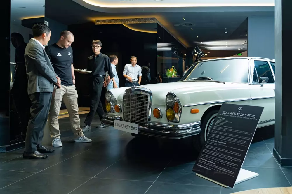 Mercedes-Benz đi vòng quanh thế giới "140 Years. 140 Places." chính thức đến Việt Nam - Ảnh 6.