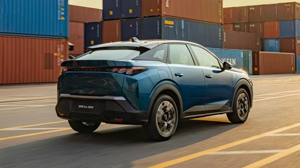 Peugeot 3008 2026 có thiết kế SUV lai Coupe mượt mà hơn