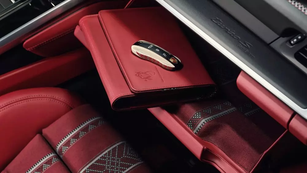 Porsche 911 Turbo S Sadu Edition trình làng, kết hợp động cơ 701 mã lực với nghề thủ công lâu đời - Ảnh 11.