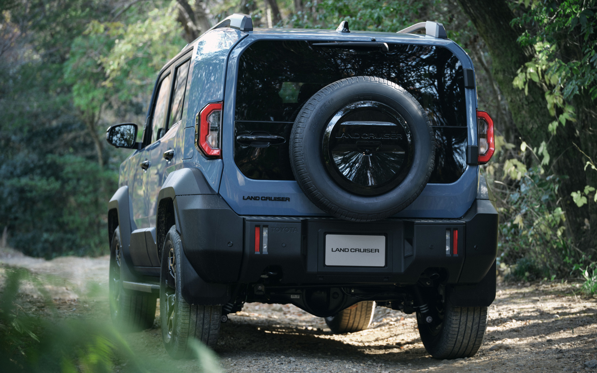 Toyota Land Cruiser FJ 2.jpg Toyota Land Cruiser FJ 2.jpg