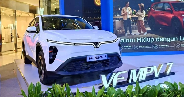 VinFast VF MPV 7 chính thức xuất xưởng tại nhà máy ở Indonesia, giá quy đổi rẻ hơn xe ở Việt Nam