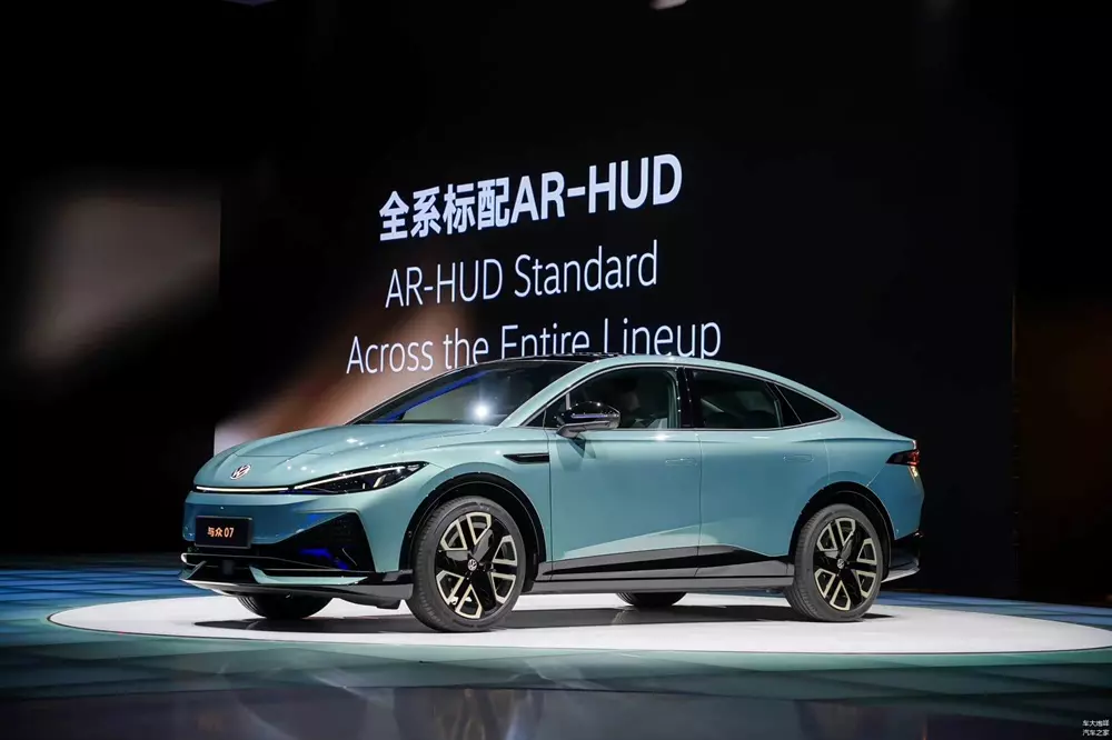 Volkswagen tung ra mẫu sedan cỡ trung mới với giá rẻ, cạnh tranh Toyota Camry Volkswagen tung ra mẫu sedan cỡ trung mới với giá rẻ, cạnh tranh Toyota Camry