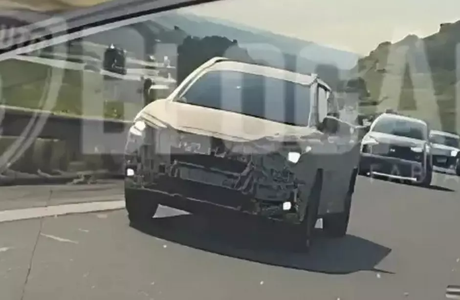 Toyota Corolla Cross phiên bản bán tải hoàn toàn mới bất ngờ lộ diện, ra mắt vào đầu năm sau - Ảnh 2. Toyota Corolla Cross phiên bản bán tải hoàn toàn mới bất ngờ lộ diện, ra mắt vào đầu năm sau - Ảnh 2.