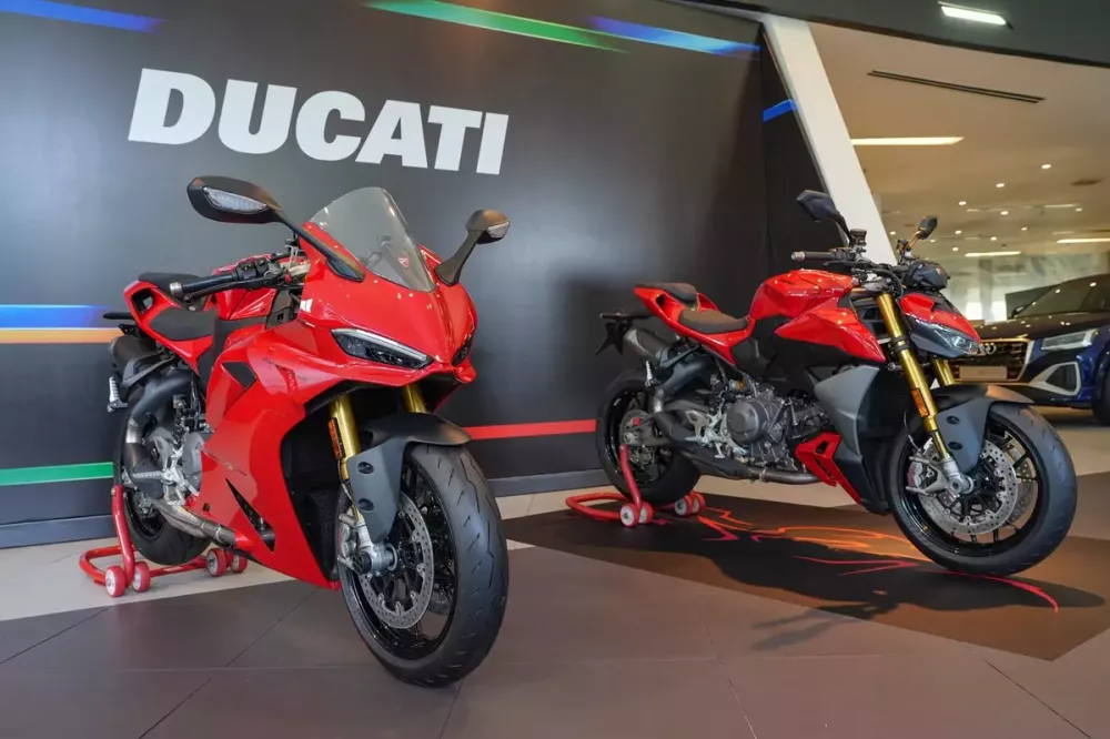 Ducati Panigale V2 S và Streetfighter V2 S ra mắt Việt Nam với động cơ V12, giá từ 629 triệu đồng - Ảnh 1. Ducati Panigale V2 S và Streetfighter V2 S ra mắt Việt Nam với động cơ V12, giá từ 629 triệu đồng - Ảnh 1.