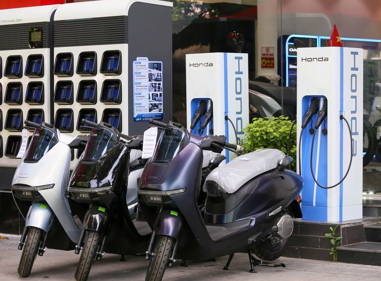 Honda UC3 (1).jpg Honda UC3 (1).jpg