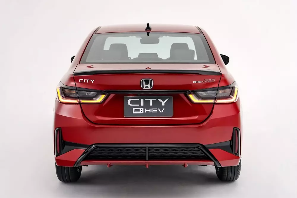 honda-city-2026-10-70ce Khu vực phía sau của Honda City 2026 trông vẫn khá quen thuộc