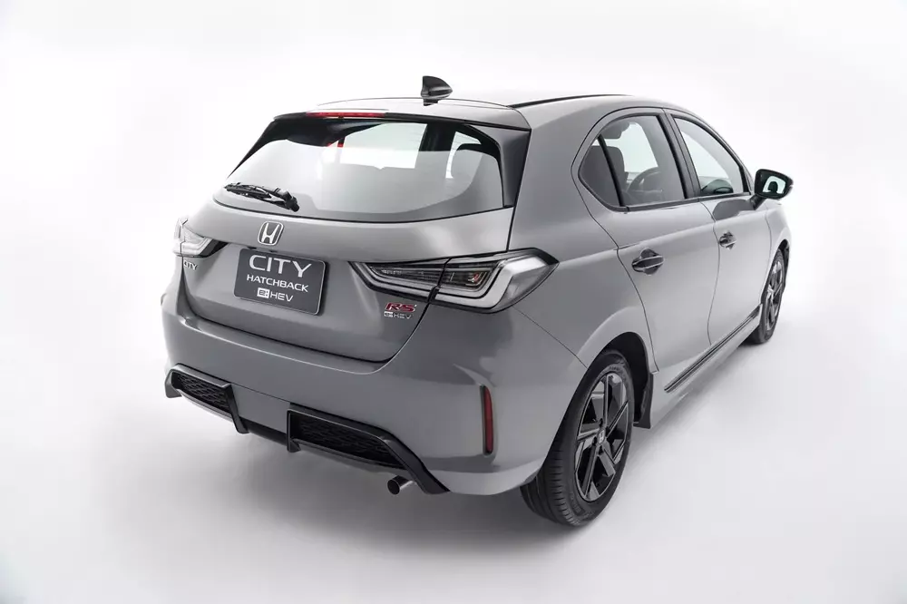 honda-city-2026-3-f6d3 Honda City Hatchback 2026 không thay đổi thiết kế cản sau