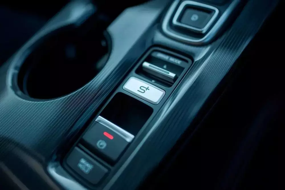 Nút kích hoạt hệ thống S Shift của Honda Civic e:HEV 2026 Nút kích hoạt hệ thống S Shift của Honda Civic e:HEV 2026