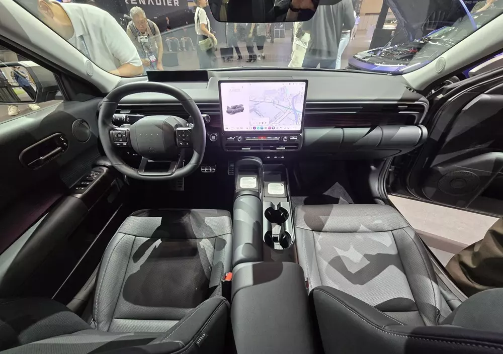 hyundai-elantra-2027-7-43f0 Khoang lái của Hyundai Elantra 2027