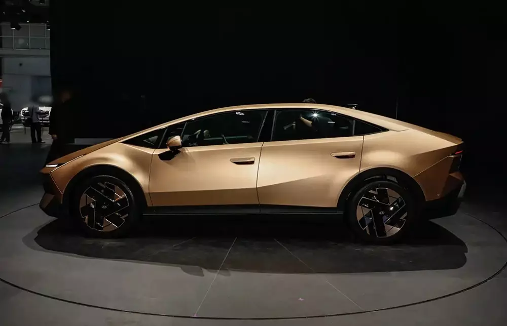 Hyundai Ioniq V - xe điện Hàn Quốc với thiết kế như Lamborghini - lộ thêm thông số, chạy tối đa 650 km sau 1 lần sạc - Ảnh 2. Hyundai Ioniq V - xe điện Hàn Quốc với thiết kế như Lamborghini - lộ thêm thông số, chạy tối đa 650 km sau 1 lần sạc - Ảnh 2.