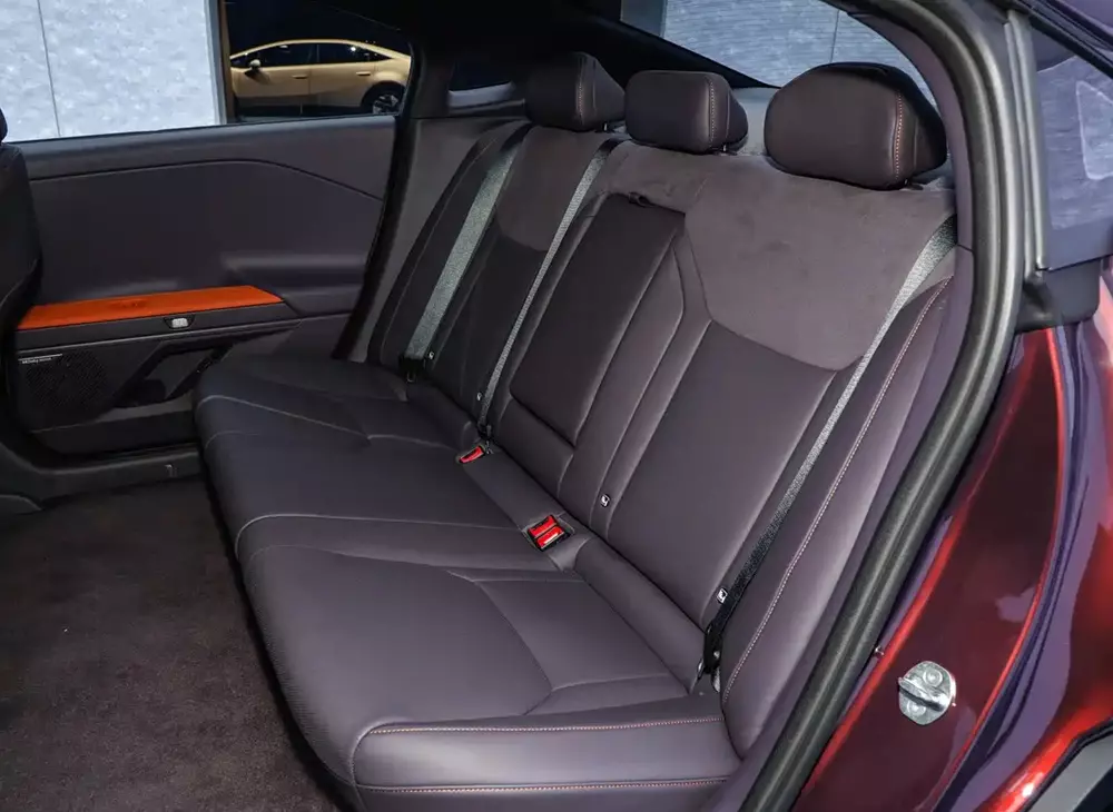 Hyundai Ioniq V - xe điện Hàn Quốc với thiết kế như Lamborghini - lộ thêm thông số, chạy tối đa 650 km sau 1 lần sạc - Ảnh 5. Hyundai Ioniq V - xe điện Hàn Quốc với thiết kế như Lamborghini - lộ thêm thông số, chạy tối đa 650 km sau 1 lần sạc - Ảnh 5.