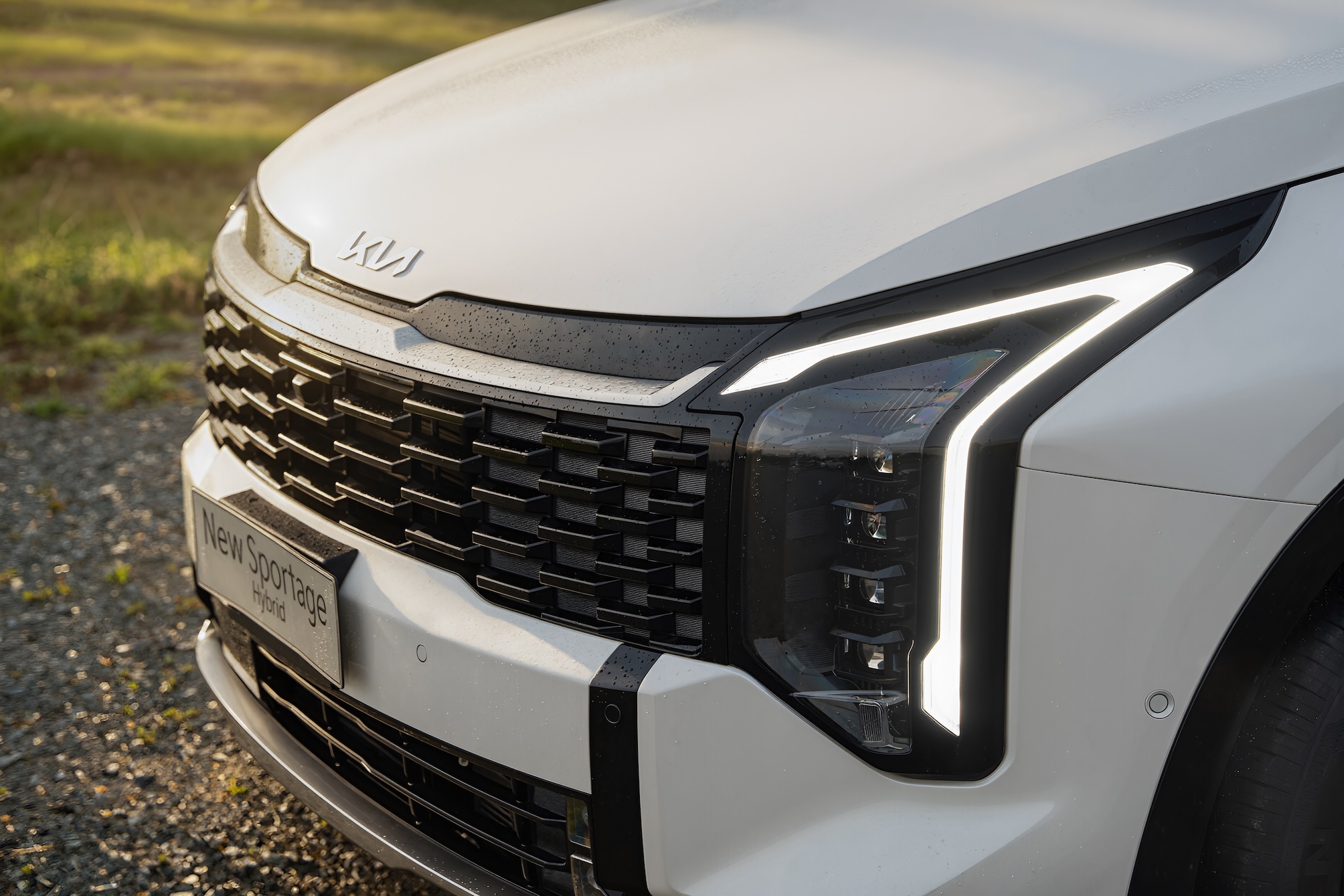 Kia New Sportage Hybrid (2).jpg Kia New Sportage Hybrid (2).jpg
