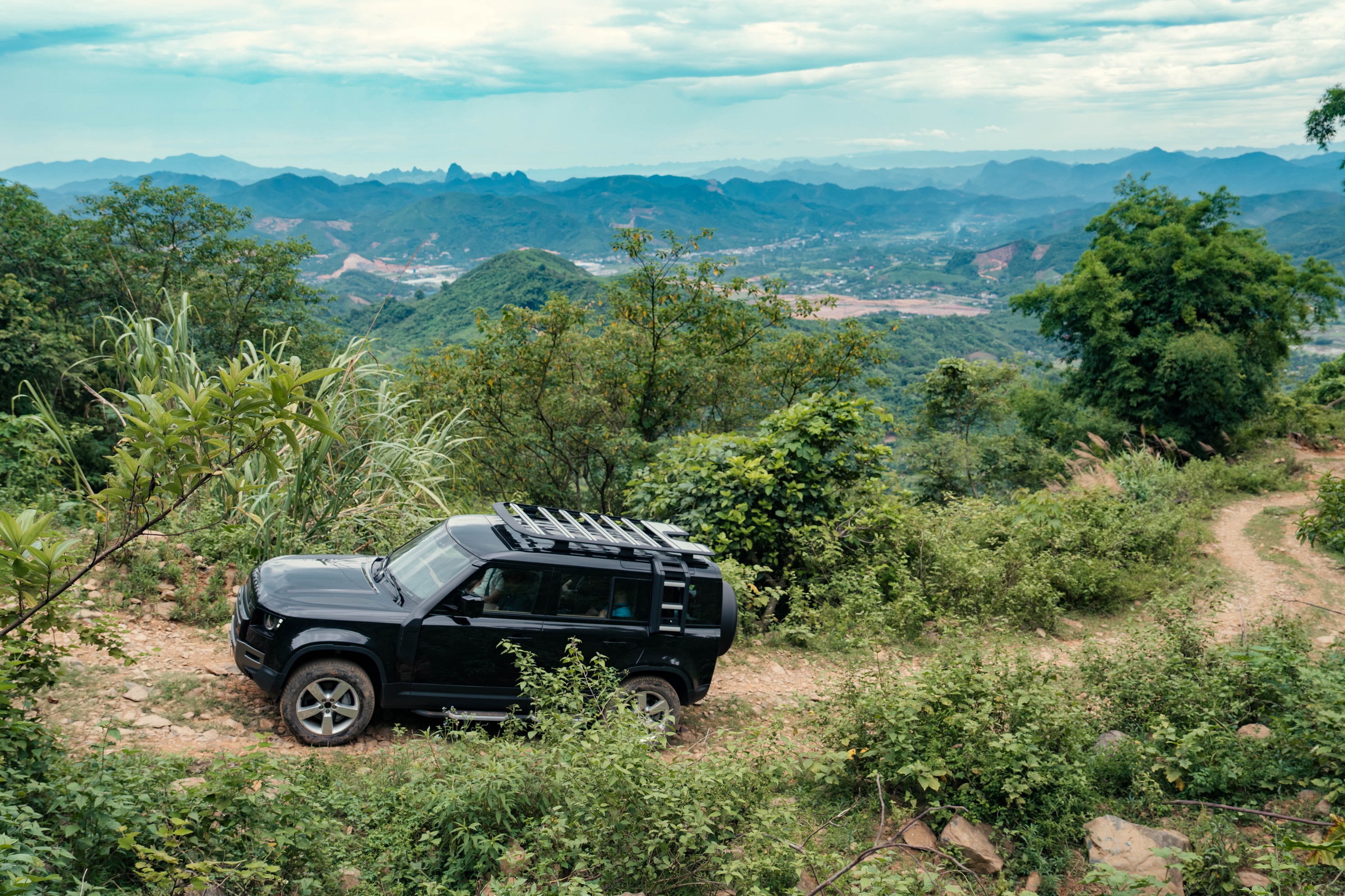 Land Rover Defender 130-12.jpg Land Rover Defender 130-12.jpg