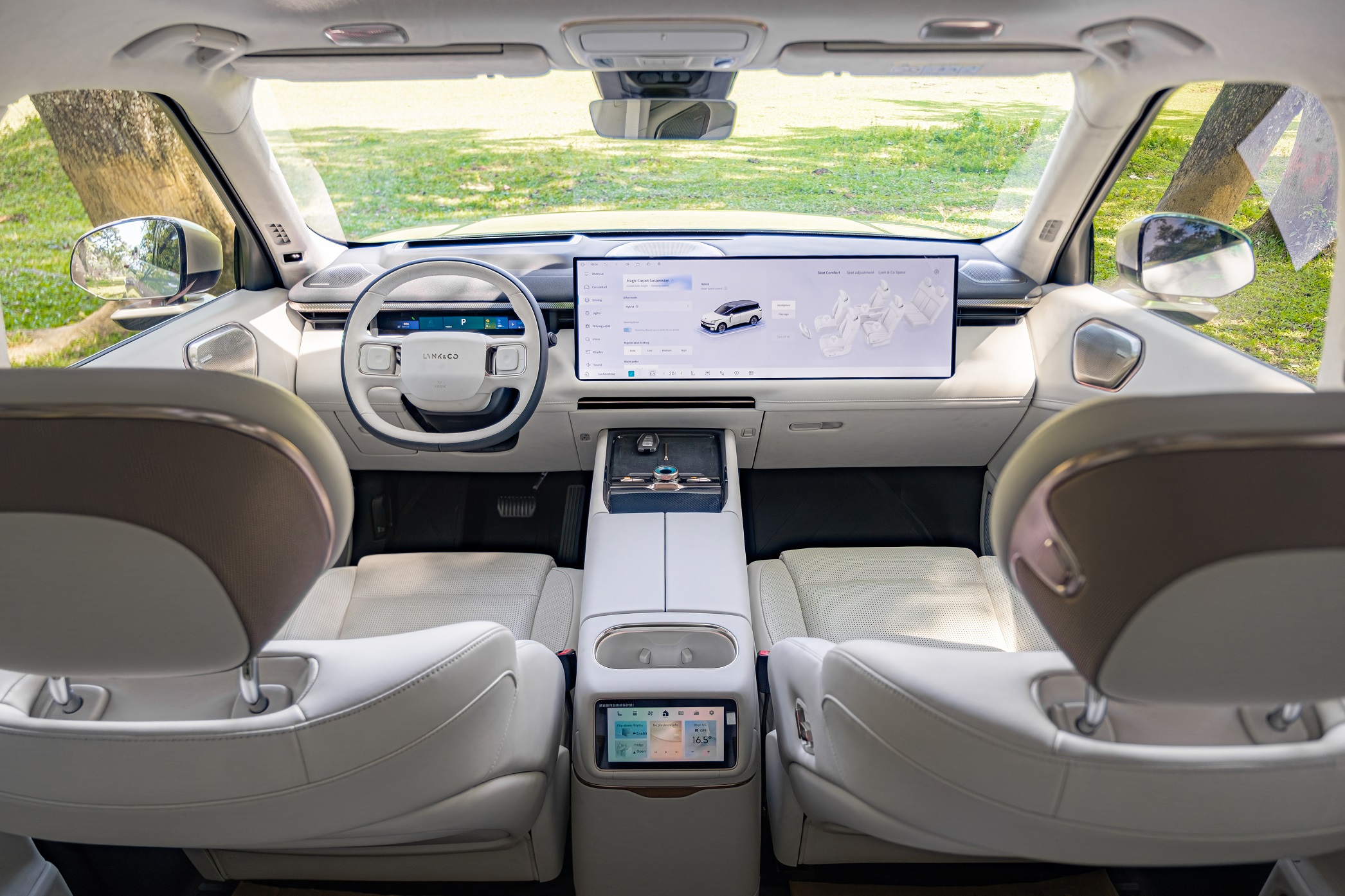 Lynk & Co 900 (3).JPG Lynk & Co 900 (3).JPG