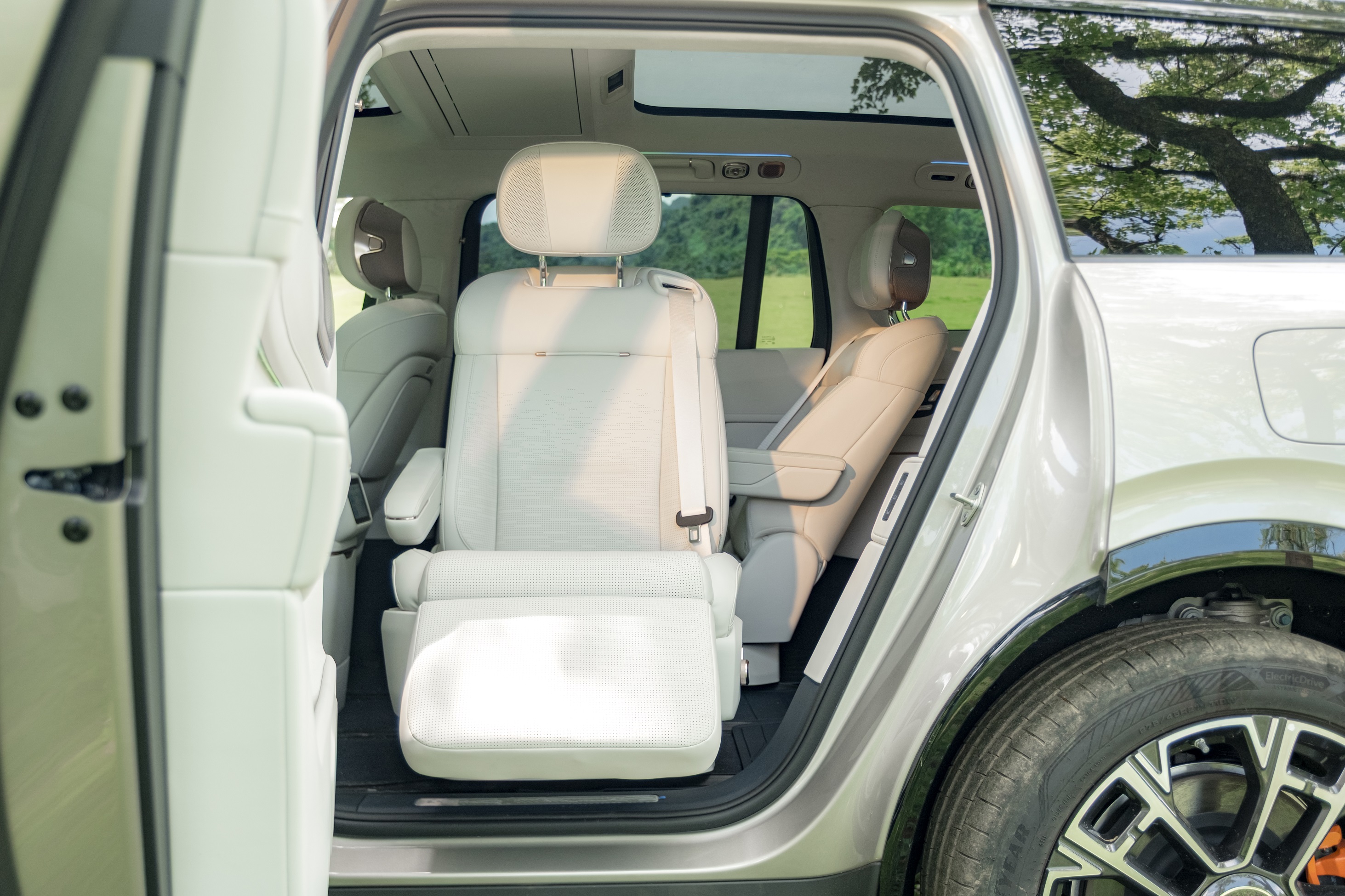 Lynk & Co 900 (2).JPG Lynk & Co 900 (2).JPG
