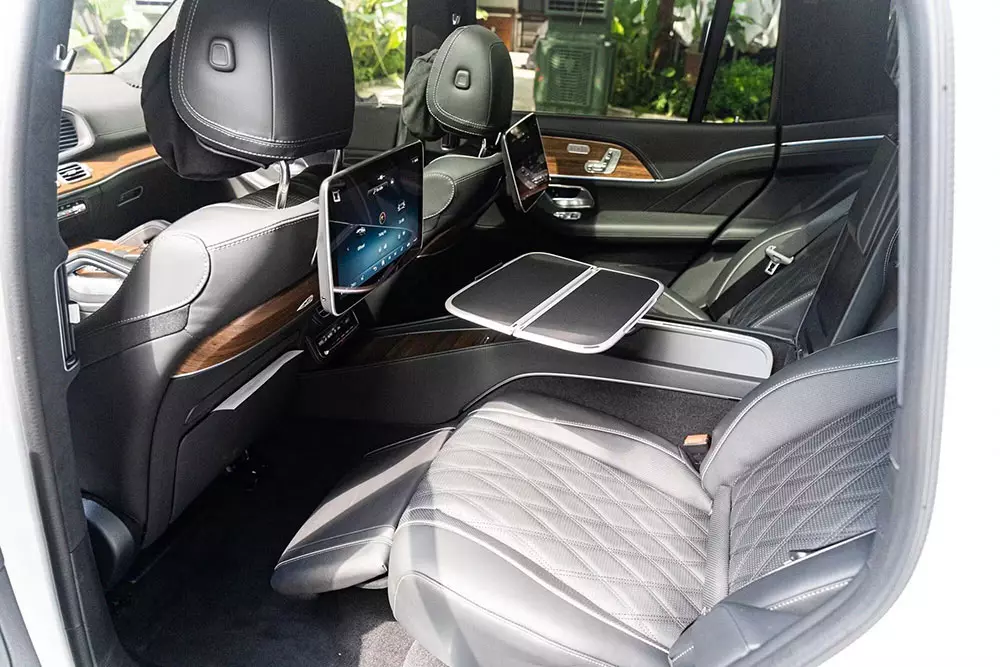 mercedes-maybach-gls-480-4matic-2027-10-84b5 Ngắm hình ảnh "bằng xương, bằng thịt" của Mercedes-Maybach GLS 480 4Matic 2027 mới ra mắt Việt Nam - Ảnh 11.