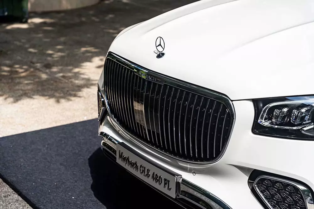 mercedes-maybach-gls-480-4matic-2027-12-82ce Ngắm hình ảnh "bằng xương, bằng thịt" của Mercedes-Maybach GLS 480 4Matic 2027 mới ra mắt Việt Nam - Ảnh 4.