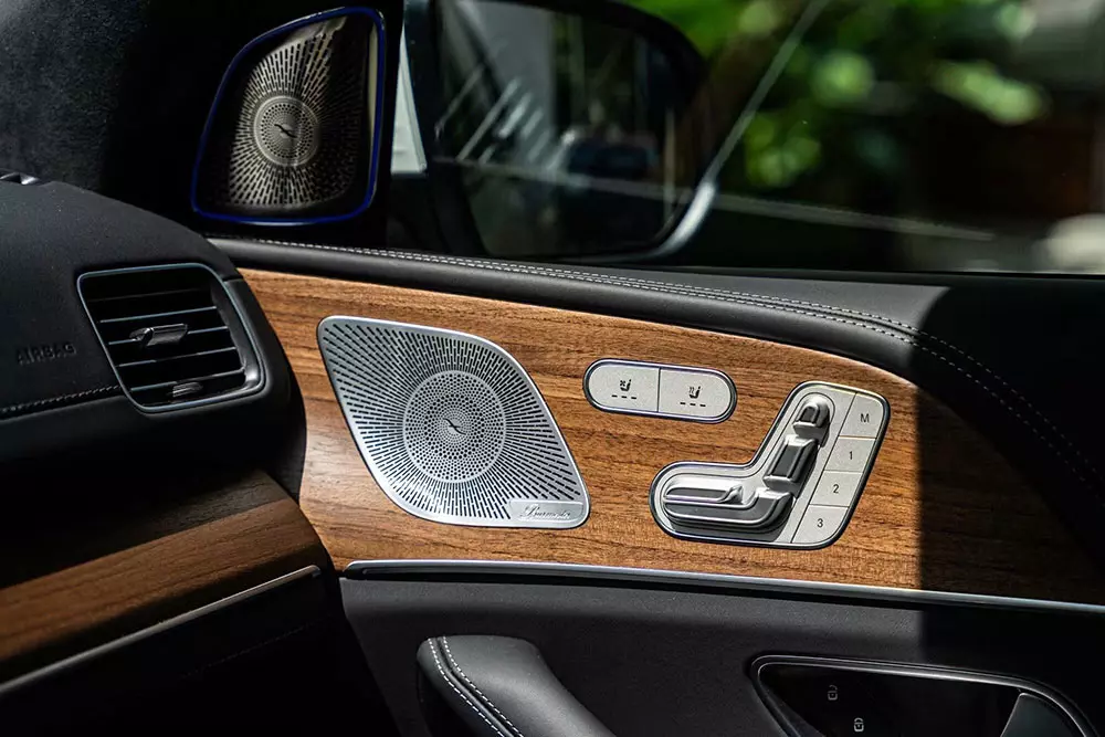 mercedes-maybach-gls-480-4matic-2027-9-6eff Ngắm hình ảnh "bằng xương, bằng thịt" của Mercedes-Maybach GLS 480 4Matic 2027 mới ra mắt Việt Nam - Ảnh 10.