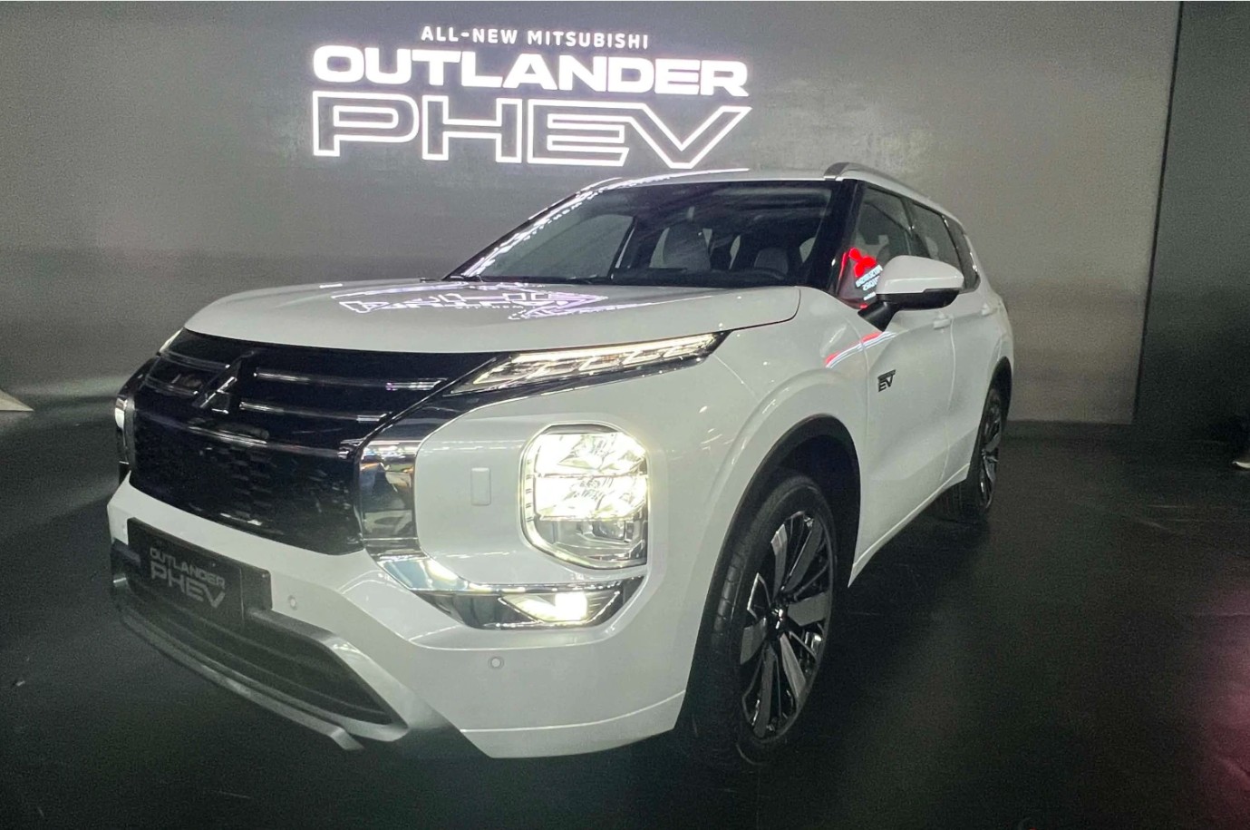 Mitsubishi Outlander PHEV.jpg Mitsubishi Outlander PHEV.jpg