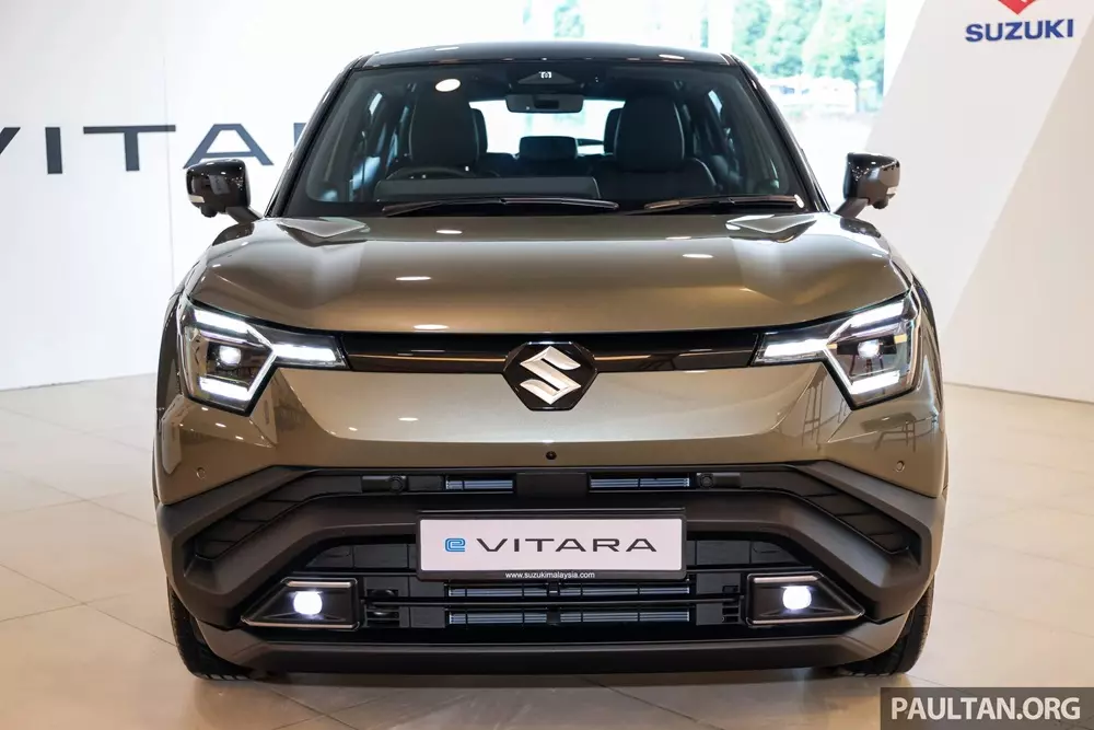 suzuki-evitara-4-bd49 Suzuki eVitara sở hữu thiết kế đầu xe khác biệt so với Toyota Urban Cruiser