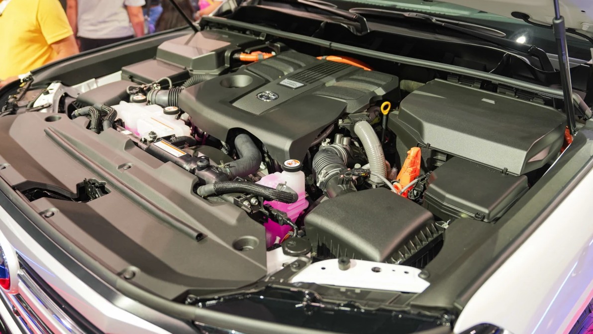 Toyota Land Cruiser HEV 2.jpg Toyota Land Cruiser HEV 2.jpg