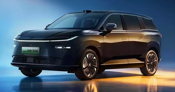 Toyota ra mắt SUV điện giá rẻ với ghế massage và thiết kế “đen từ đầu đến chân”