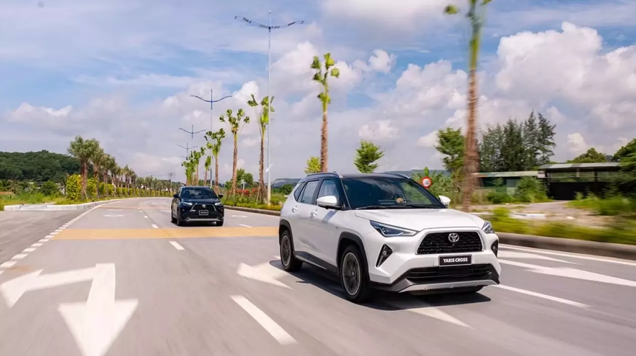Yaris Cross bám đuổi VF 6 trong cuộc đua doanh số SUV cỡ B tháng 5/2026 - Ảnh 1. Yaris Cross bám đuổi VF 6 trong cuộc đua doanh số SUV cỡ B tháng 5/2026 - Ảnh 1.