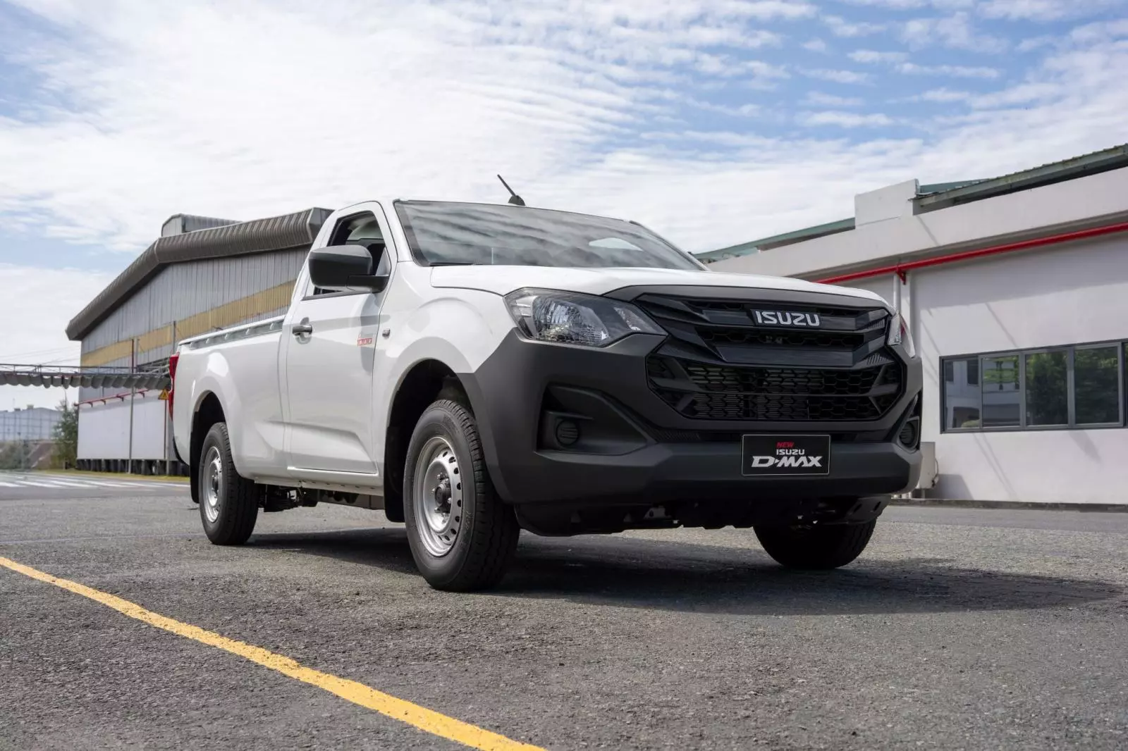 d-max-d-cargo-1000-tin2-30d7 Isuzu D-Max D-Cargo 1000 - bán tải chở hàng chuyên dụng mở bán tại Việt Nam, giá từ 492 triệu đồng - Ảnh 2.