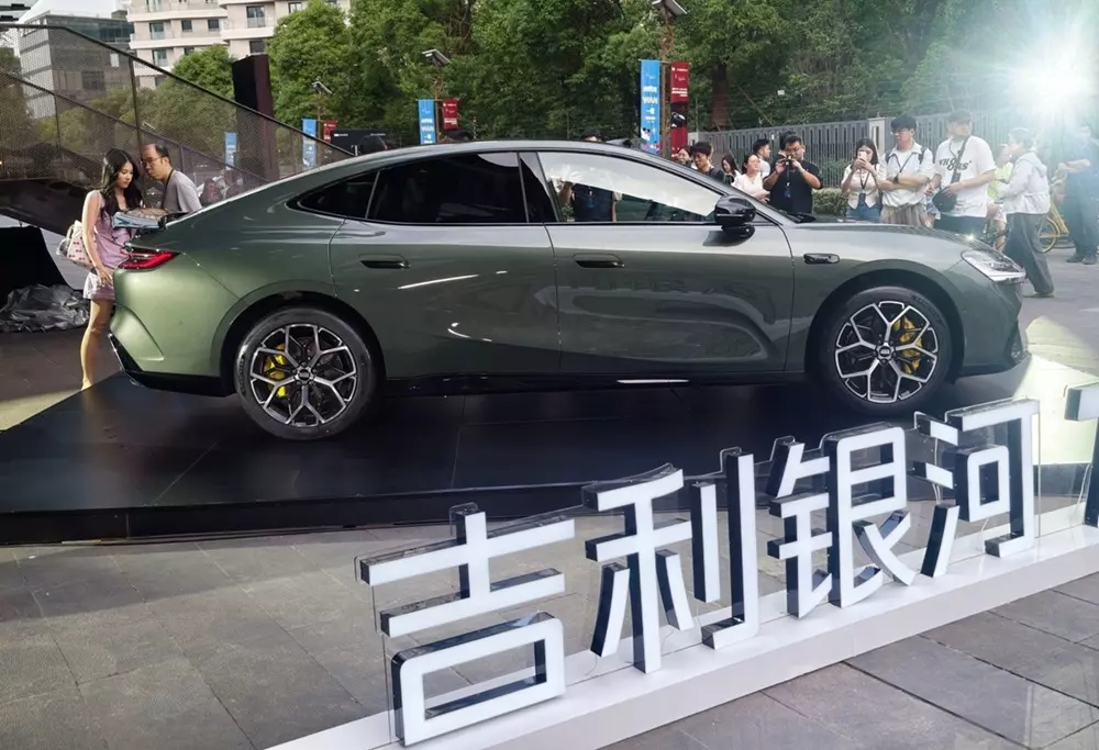 geely-galaxy-tt-5-cc00 Geely Galaxy TT là sedan hạng trung