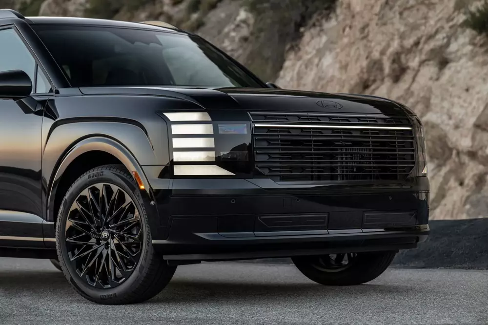 hyundai-palisade-hybrid-calligraphy-black-ink-edit-8795 SUV cỡ lớn Hyundai Palisade được bổ sung phiên bản đầu bảng mới với thiết kế mạnh mẽ hơn - Ảnh 2.