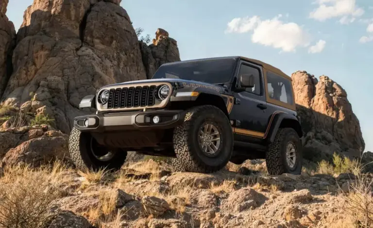 SUV đang bán tại Việt Nam Jeep Wrangler có thêm phiên bản mới với lốp 35 inch và phong cách đậm chất sa mạc