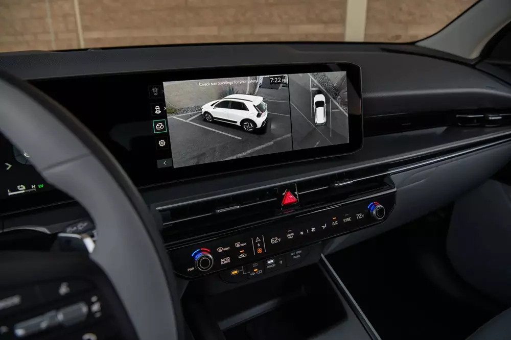 kia-niro-2027-8-28e9 Kia Niro 2027 sở hữu camera 360 độ