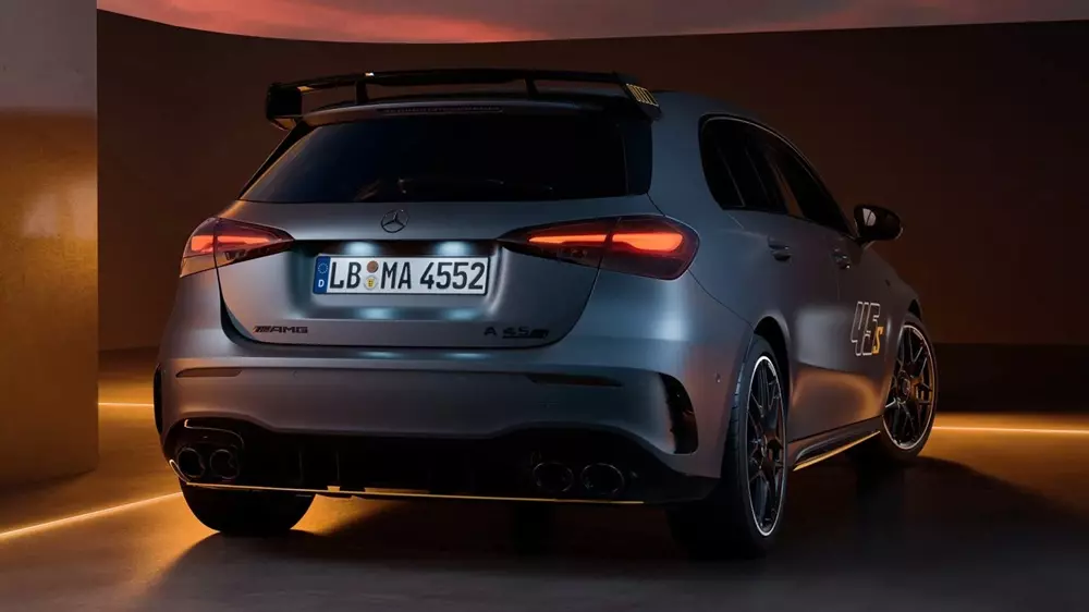 mercedes-amg-a-45-s-4matic-final-edition-2-45b7 Mercedes-AMG A 45 S 4Matic Final Edition sở hữu ngoại hình đậm chất thể thao