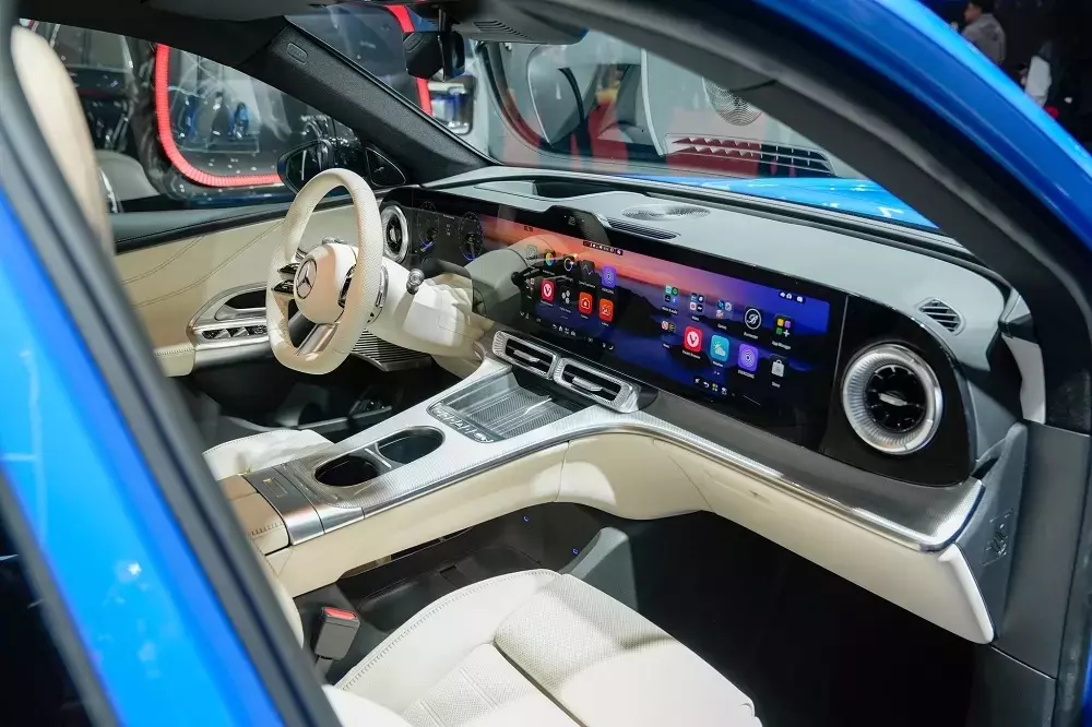 Khoang lái ấn tượng của Mercedes-Benz GLC mới