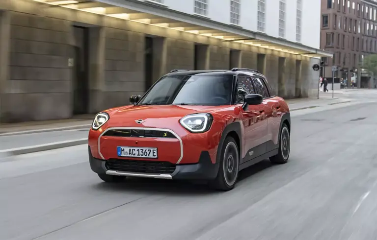 SUV điện Aceman gia nhập dải sản phẩm MINI tại Việt Nam, giá từ 2,419 tỷ đồng