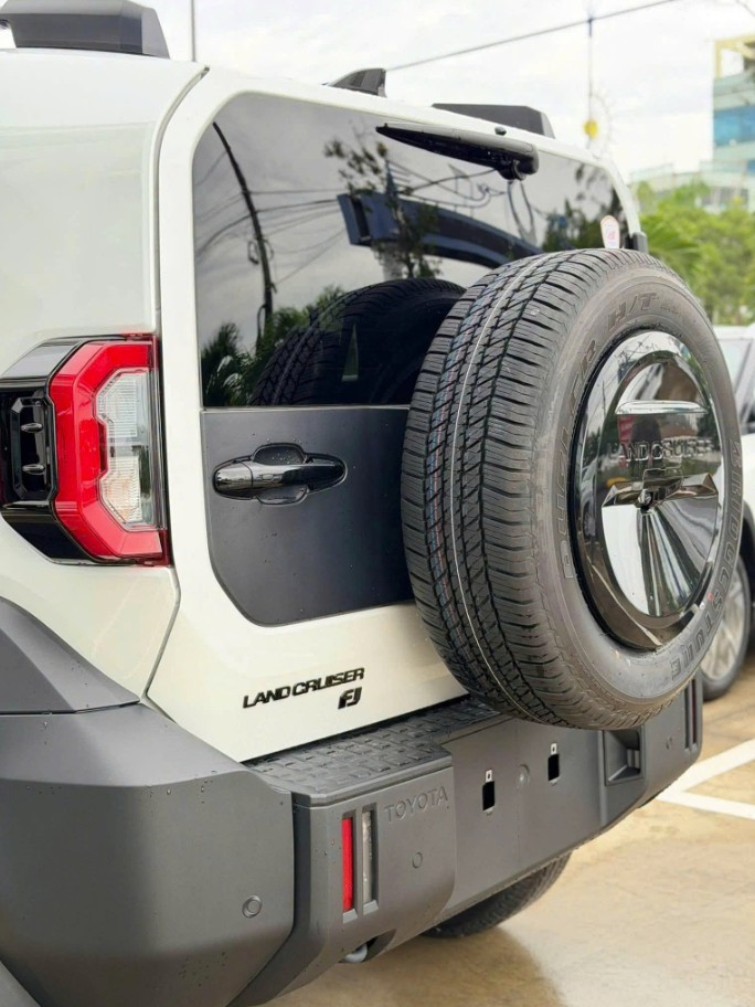 Toyota Land Cruiser FJ 2026 -a12.jpg Toyota Land Cruiser FJ 2026 -a12.jpg