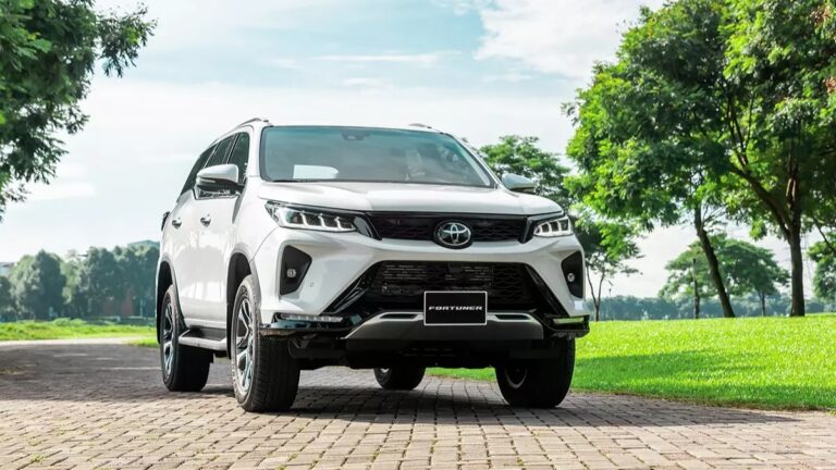Toyota Fortuner tại Việt Nam bị cắt bản máy dầu, chỉ còn bản máy xăng, giá từ 1,19 tỷ đồng