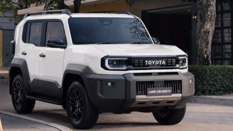 “Xe chơi” Toyota Land Cruiser FJ ra mắt Việt Nam, giá từ 1,198 tỷ đồng