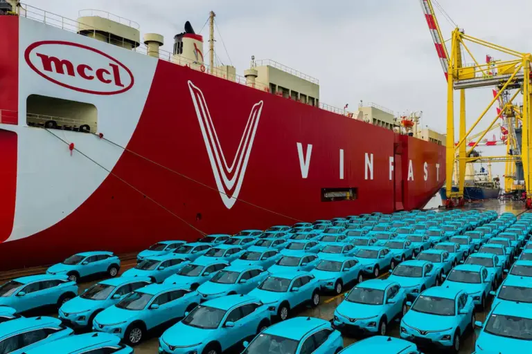 VinFast xuất khẩu 6.000 ô tô điện ra nước ngoài với 1.500 chiếc taxi VF 6